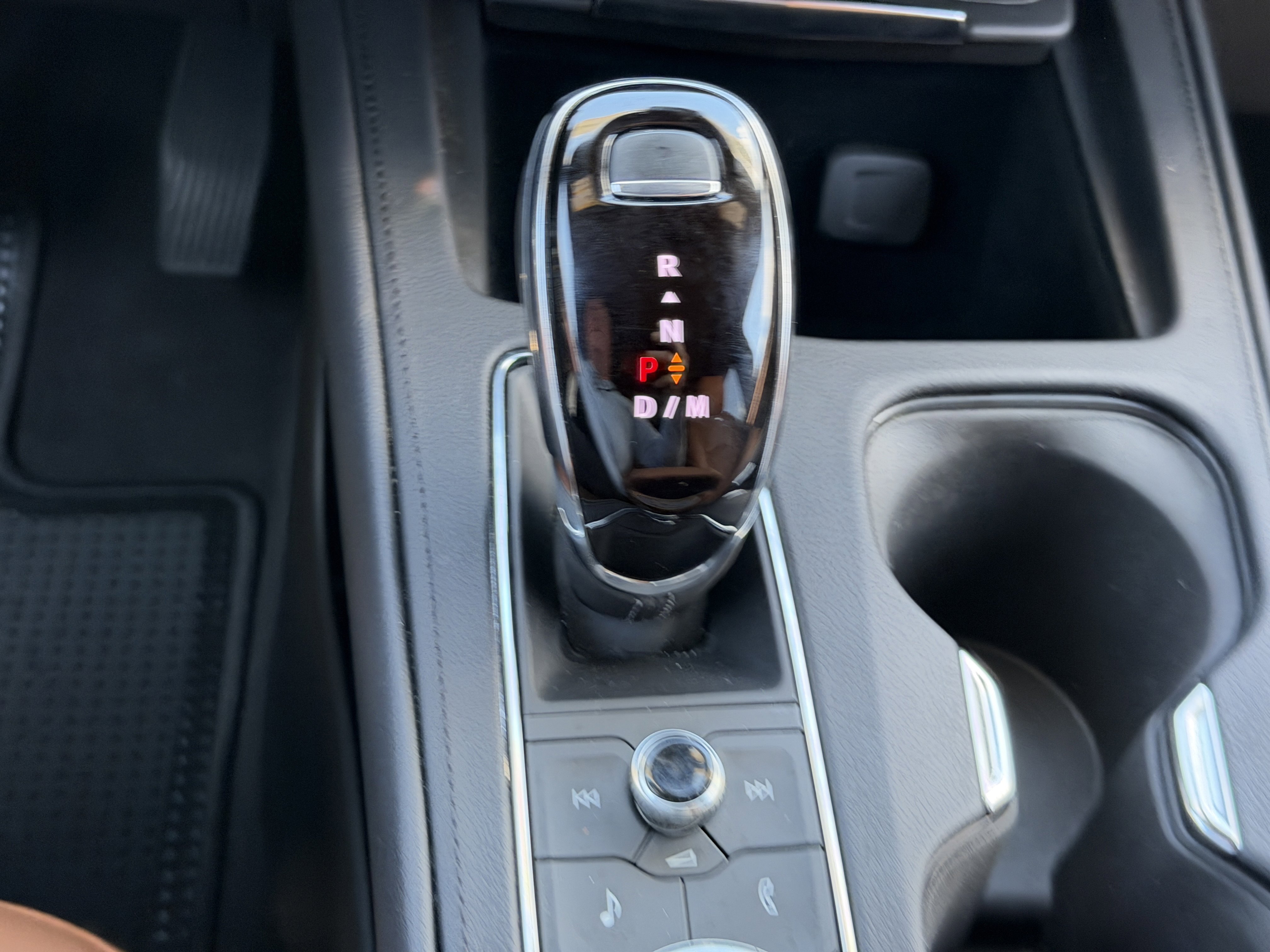 Certified 2023 Cadillac XT4 Premium Luxury w/ Technology Package AWD/4WD image 26