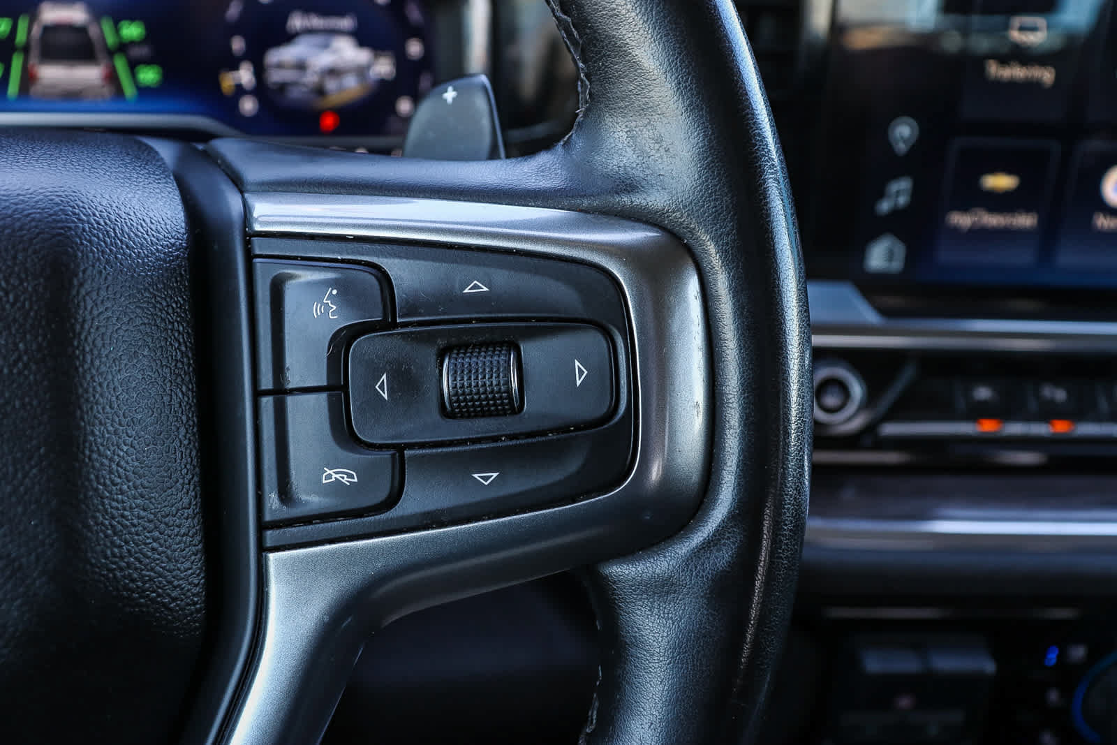 Used 2023 Chevrolet Silverado 1500 LTZ AWD/4WD image 23