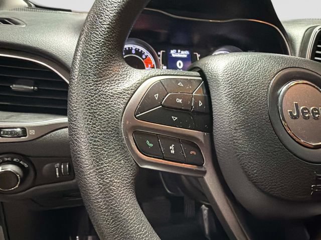 Used 2021 Jeep Cherokee Latitude FWD image 27