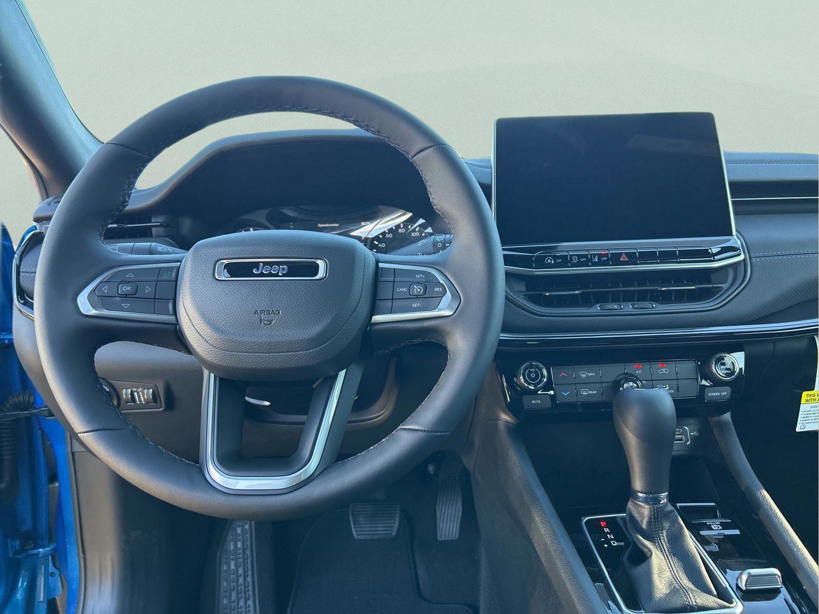 New 2026 Jeep Compass Latitude image 10