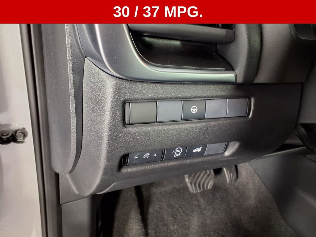 Used 2024 Nissan Rogue SV image 24