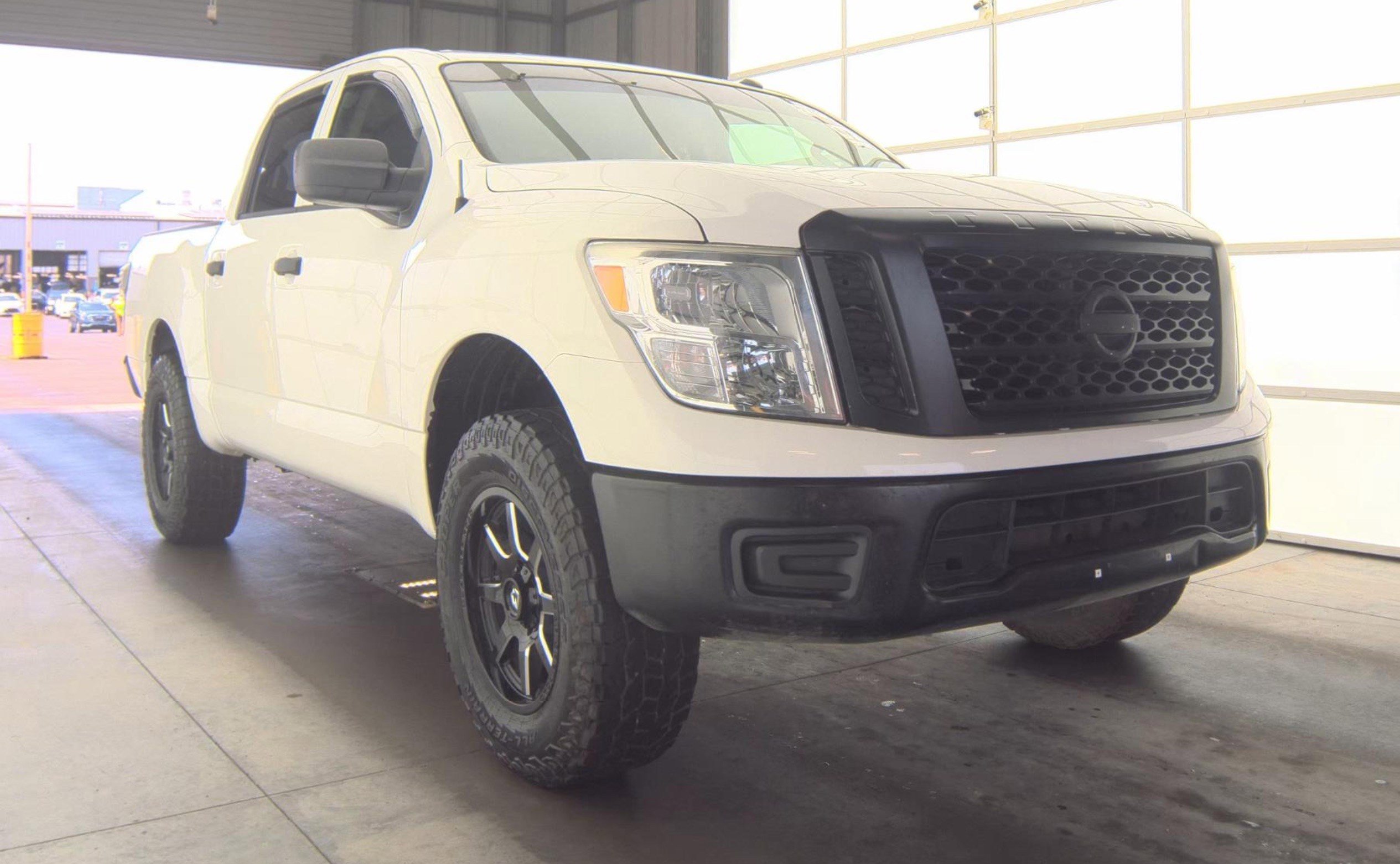 Used 2019 Nissan Titan S w/ S Utility Package image 3
