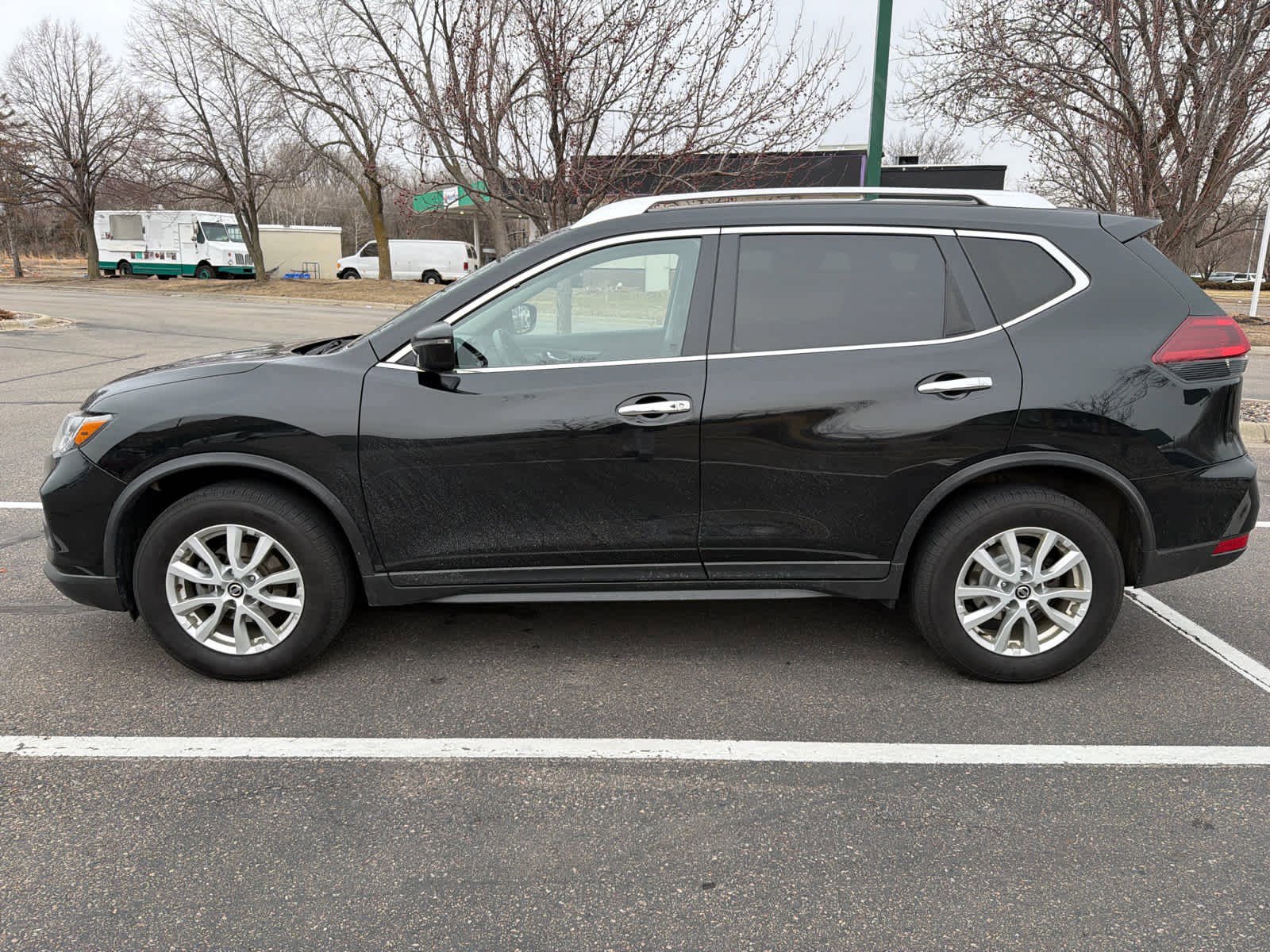 Used 2019 Nissan Rogue SV image 6