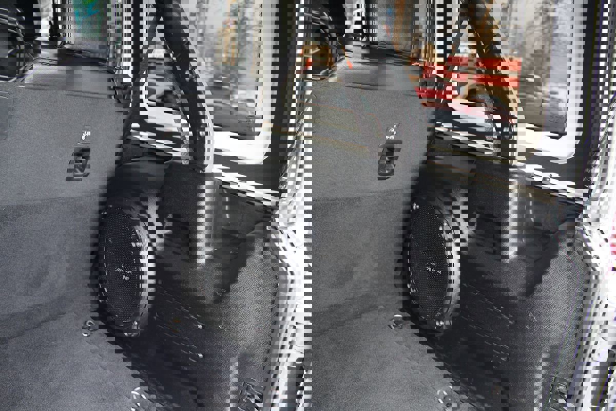 Used 2020 Jeep Wrangler Unlimited Sahara image 31