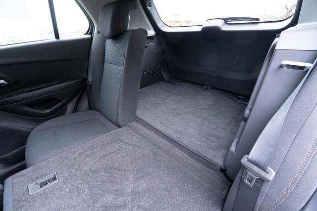 Used 2022 Chevrolet Trax LS w/ Tint and Cruise Package image 30