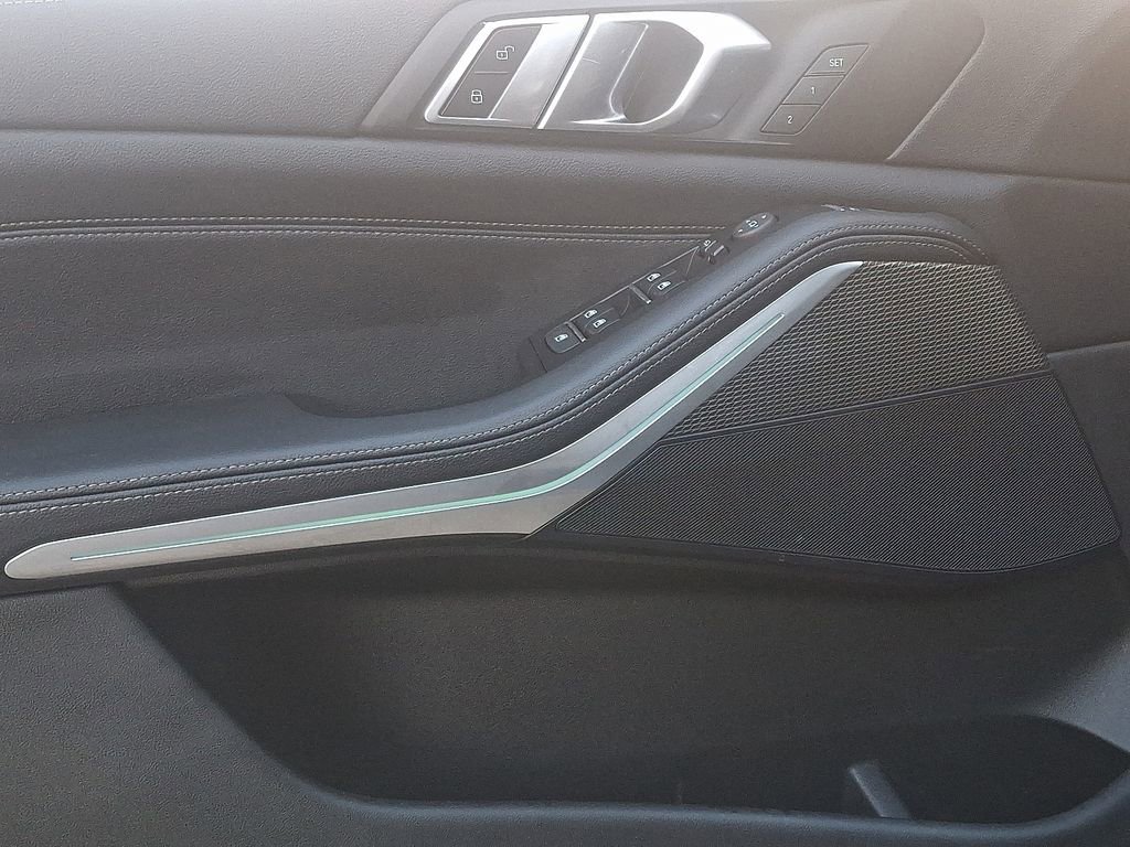 Certified 2022 BMW X5 xDrive40i w/ M Sport Package image 13