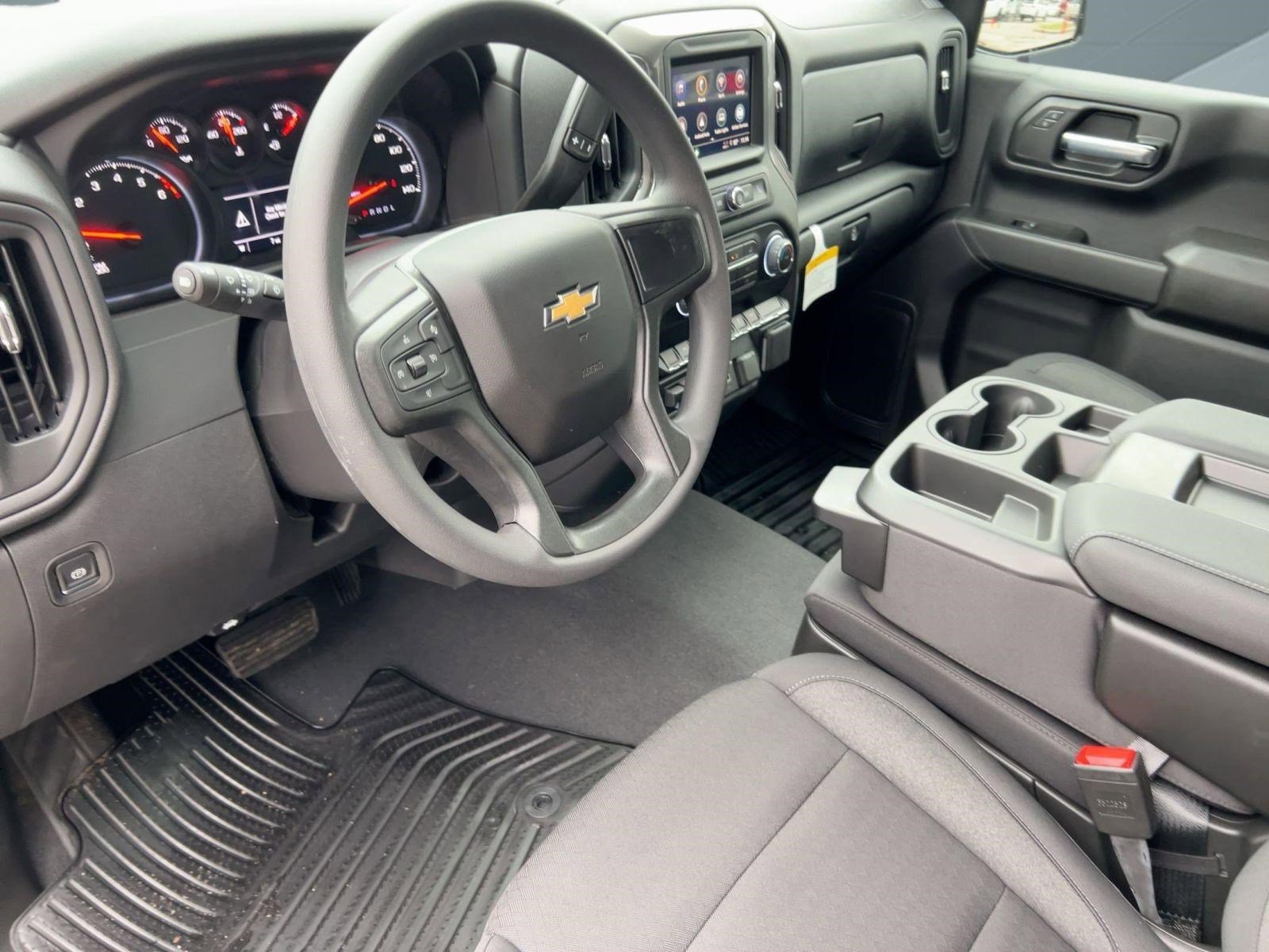 New 2026 Chevrolet Silverado 1500 Custom w/ LPO, Dark Essentials Package RWD image 4