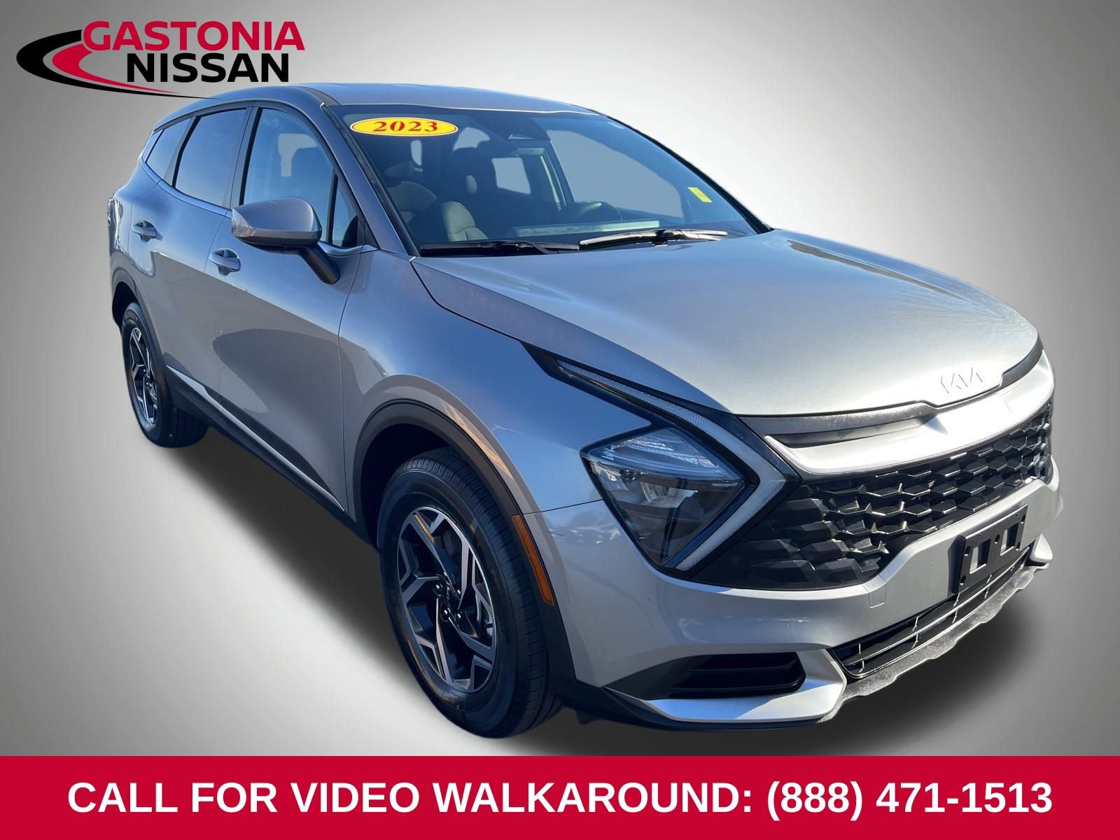 Used 2023 Kia Sportage LX image 1