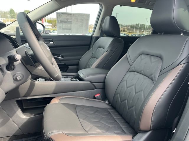 New 2026 Nissan Pathfinder Platinum AWD/4WD image 15