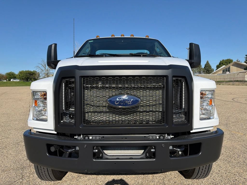 New 2027 Ford F750 2WD Regular Cab Super Duty image 2