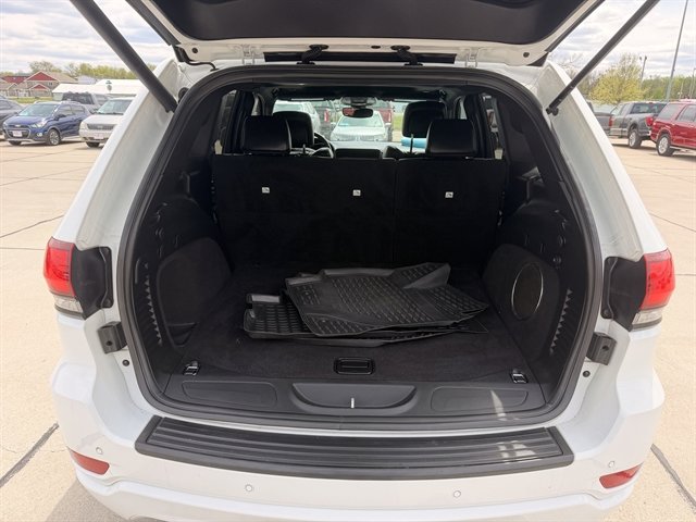 Used 2020 Jeep Grand Cherokee Altitude AWD/4WD image 9
