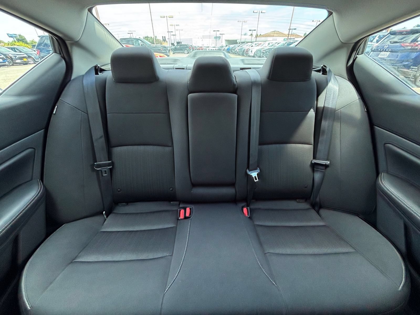 Used 2025 Nissan Altima 2.5 SV FWD image 38