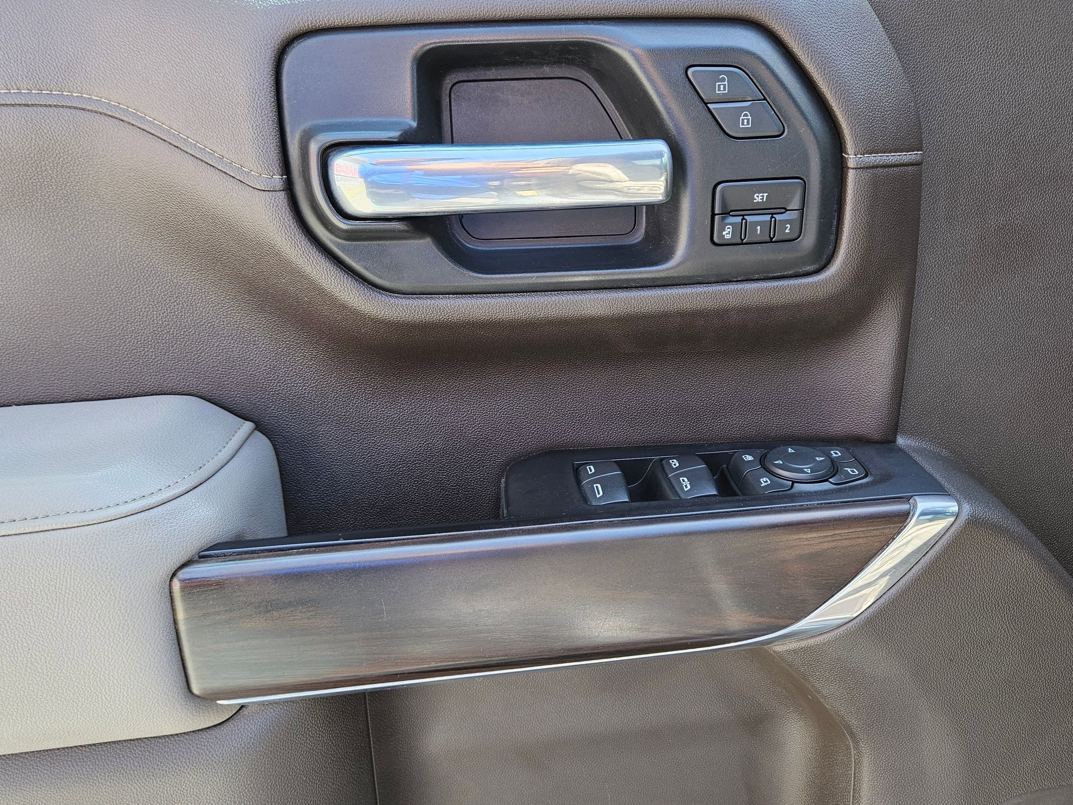 Used 2021 GMC Sierra 1500 SLT image 17