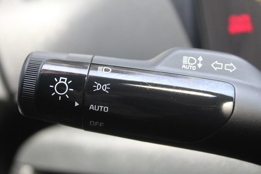 Certified 2025 Kia K4 FWD image 27