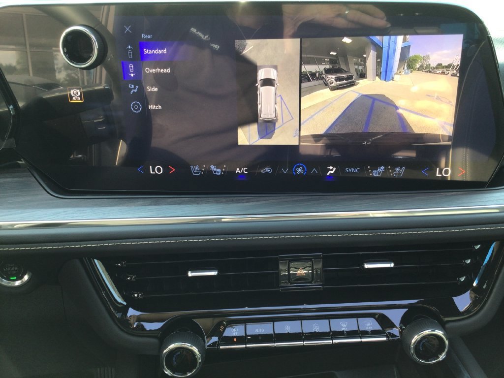 New 2026 Chevrolet Tahoe Premier w/ Sun And Tow Package AWD/4WD image 17