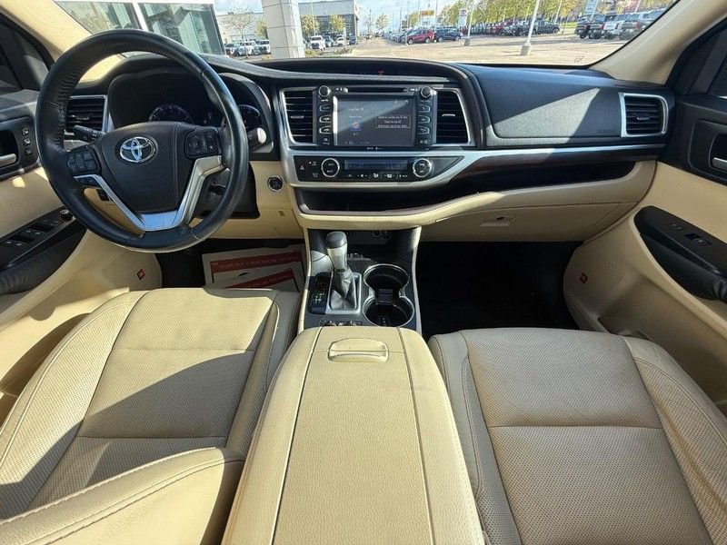 Used 2014 Toyota Highlander Limited FWD image 14
