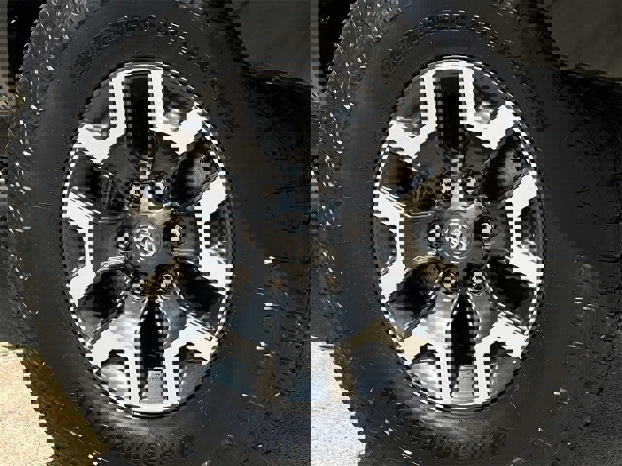 Used 2022 Toyota Tacoma TRD Off-Road w/ Technology Package image 28