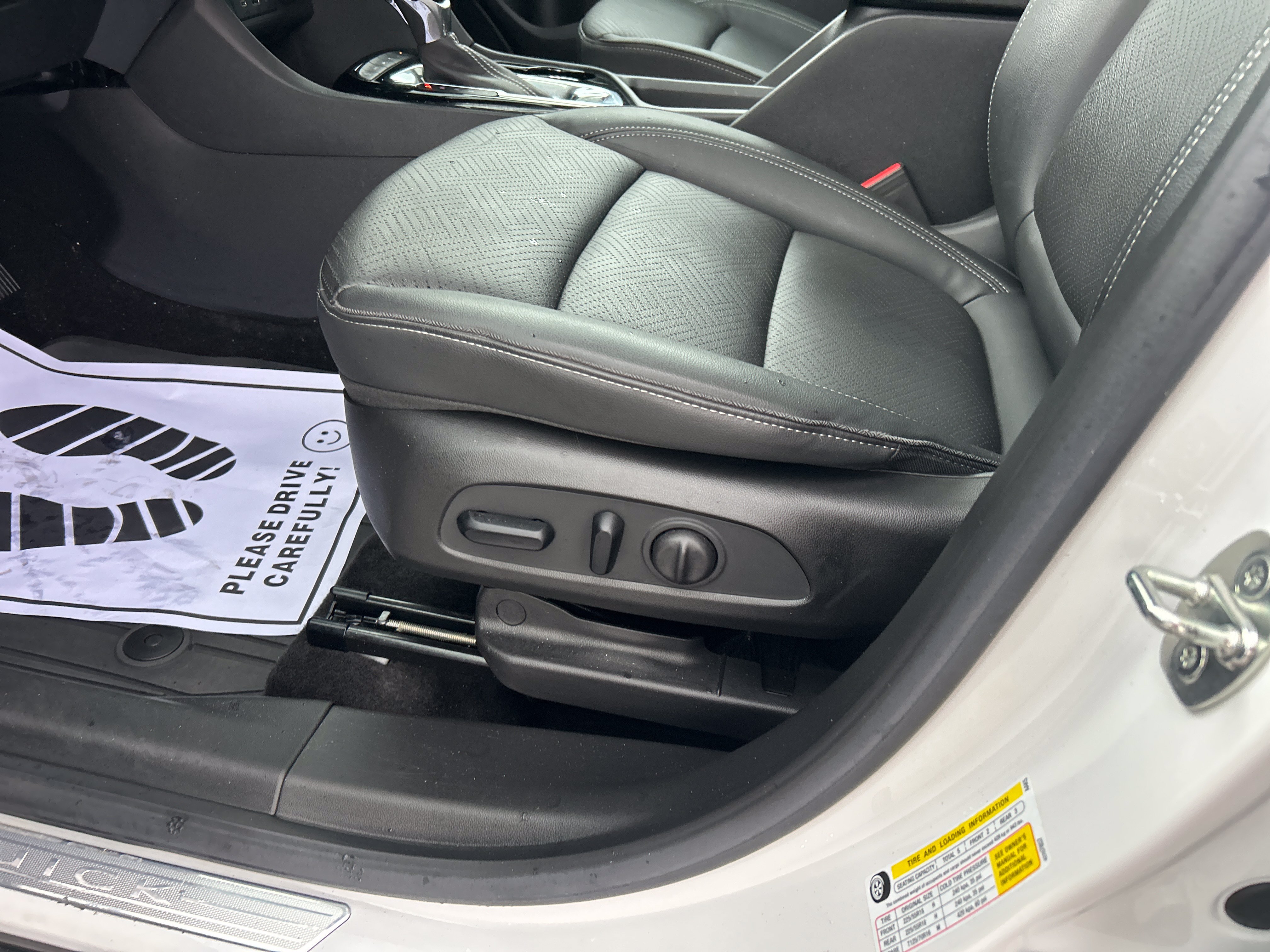 Certified 2023 Buick Encore GX Essence w/ Advanced Technology Package AWD/4WD image 19
