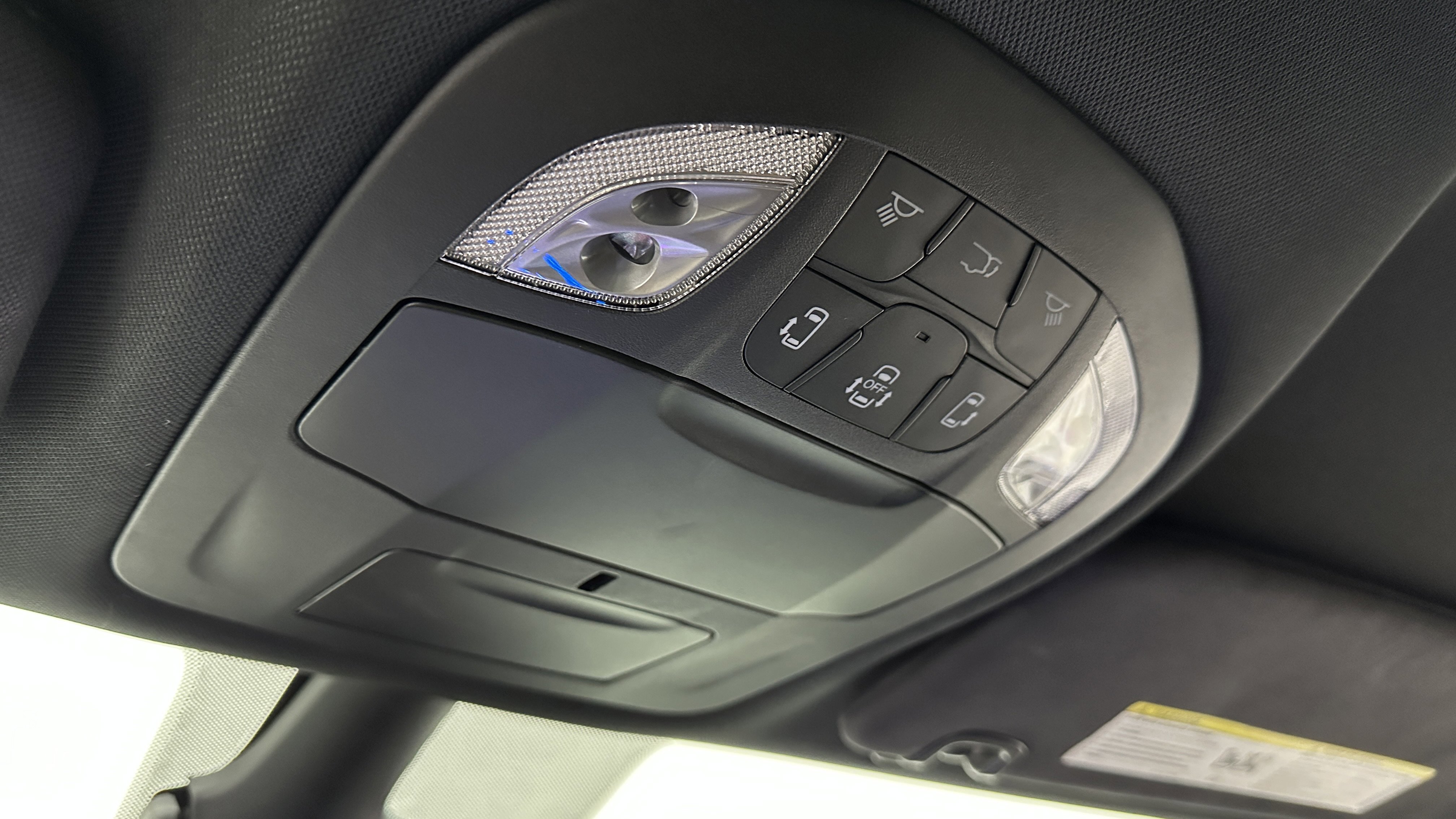 Used 2025 Chrysler Pacifica Select image 21