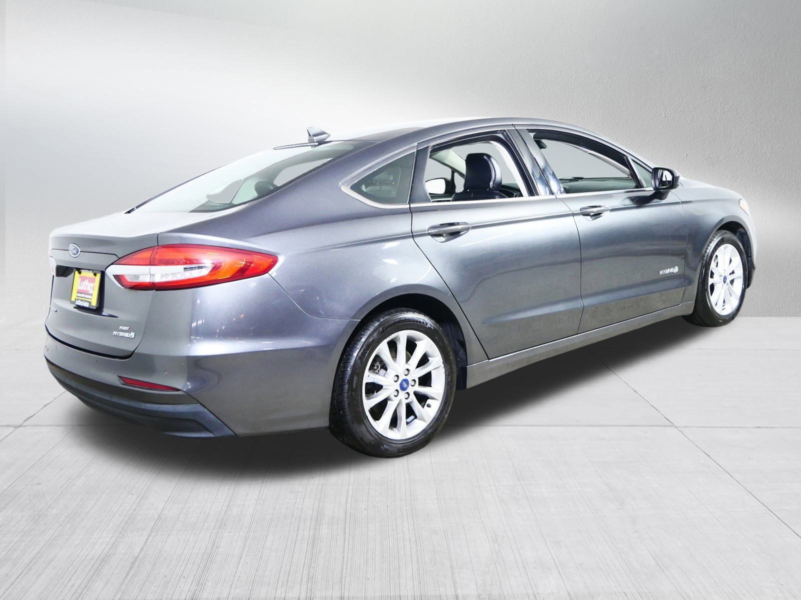 Used 2019 Ford Fusion SE image 7