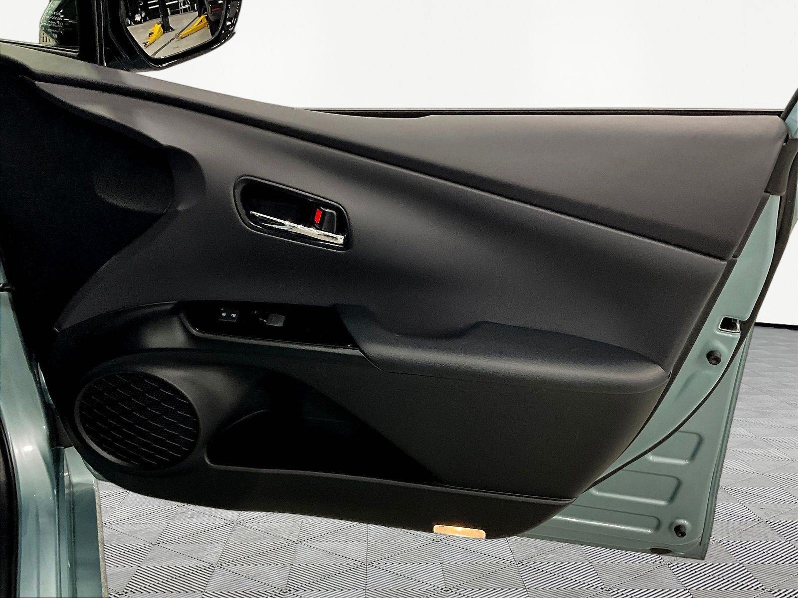 Used 2019 Toyota Prius XLE FWD image 27
