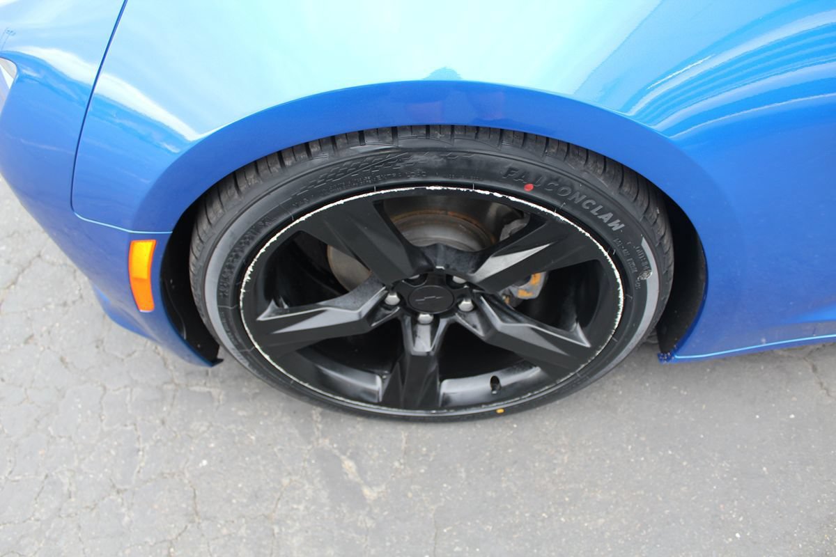 Used 2017 Chevrolet Camaro LT RWD image 11