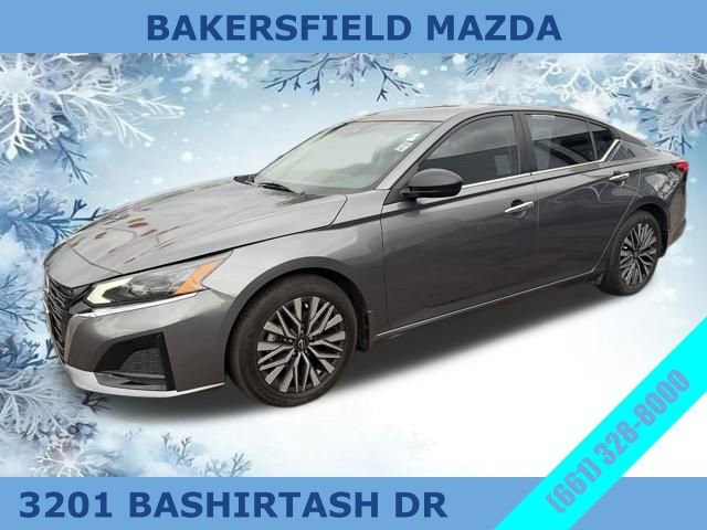 Used 2024 Nissan Altima 2.5 SV image 1