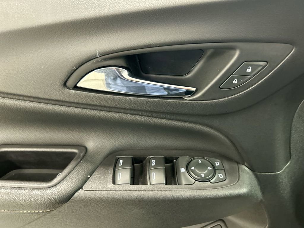 Used 2020 Chevrolet Equinox Premier image 11