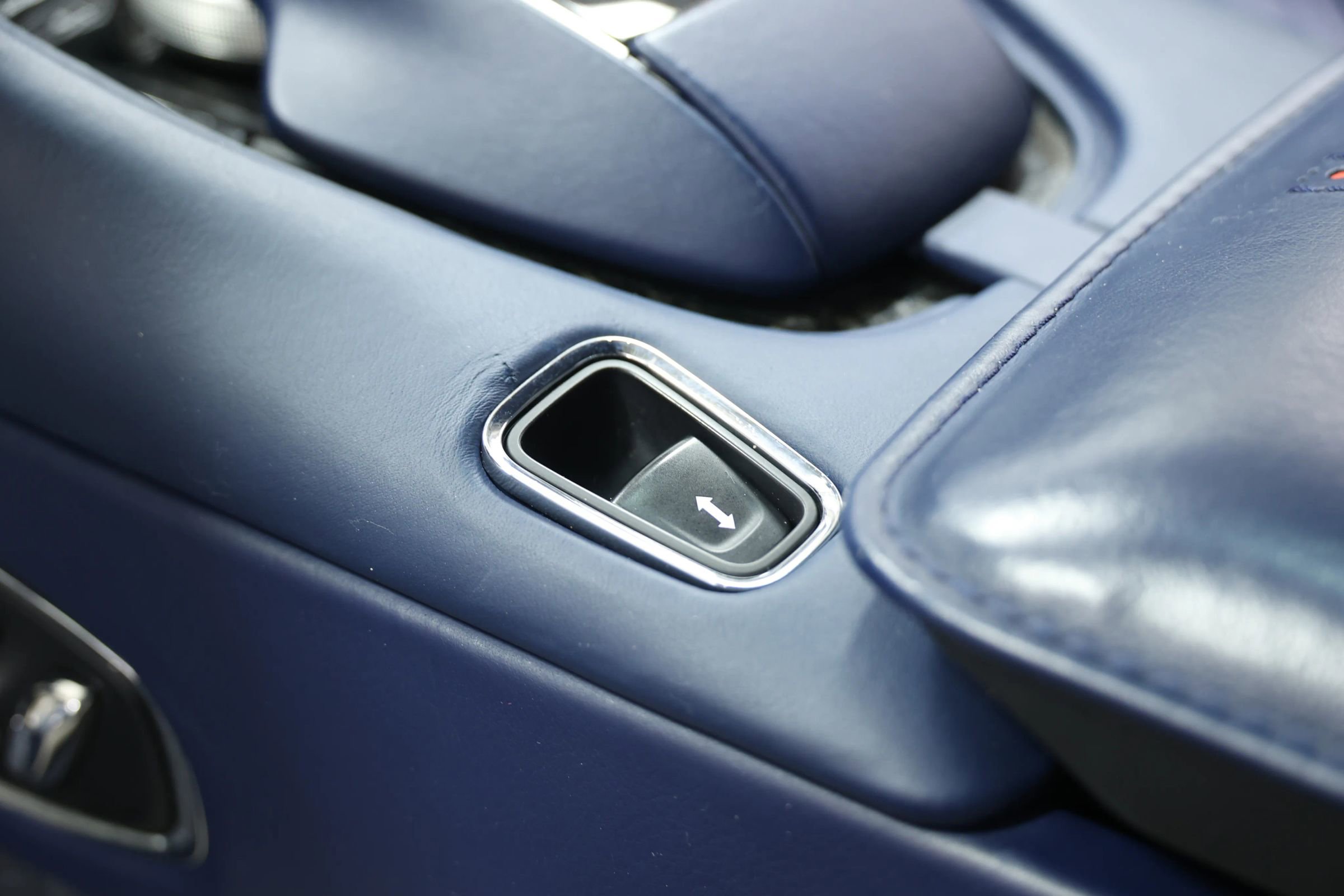 Used 2017 Aston Martin DB11 V12 image 46