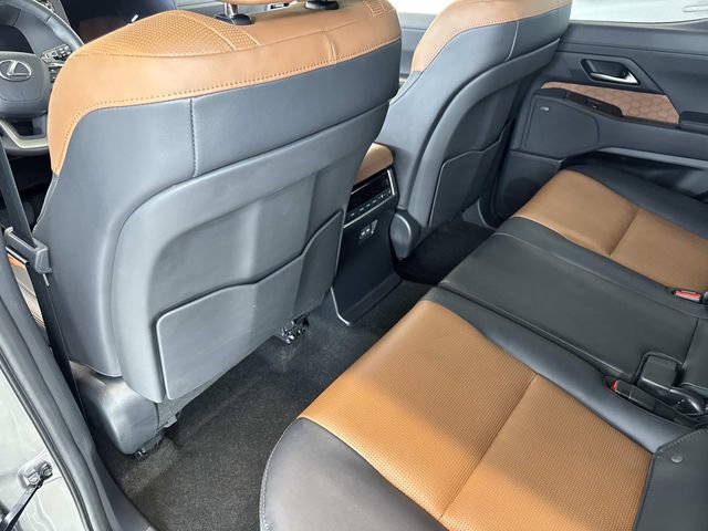 Used 2025 Lexus GX 550 w/ Accessory Package (Z1) AWD/4WD image 13