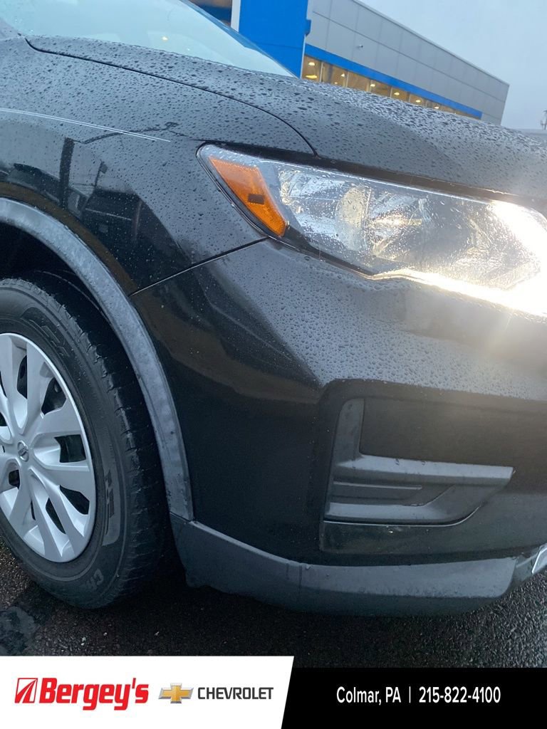 Used 2018 Nissan Rogue S image 12