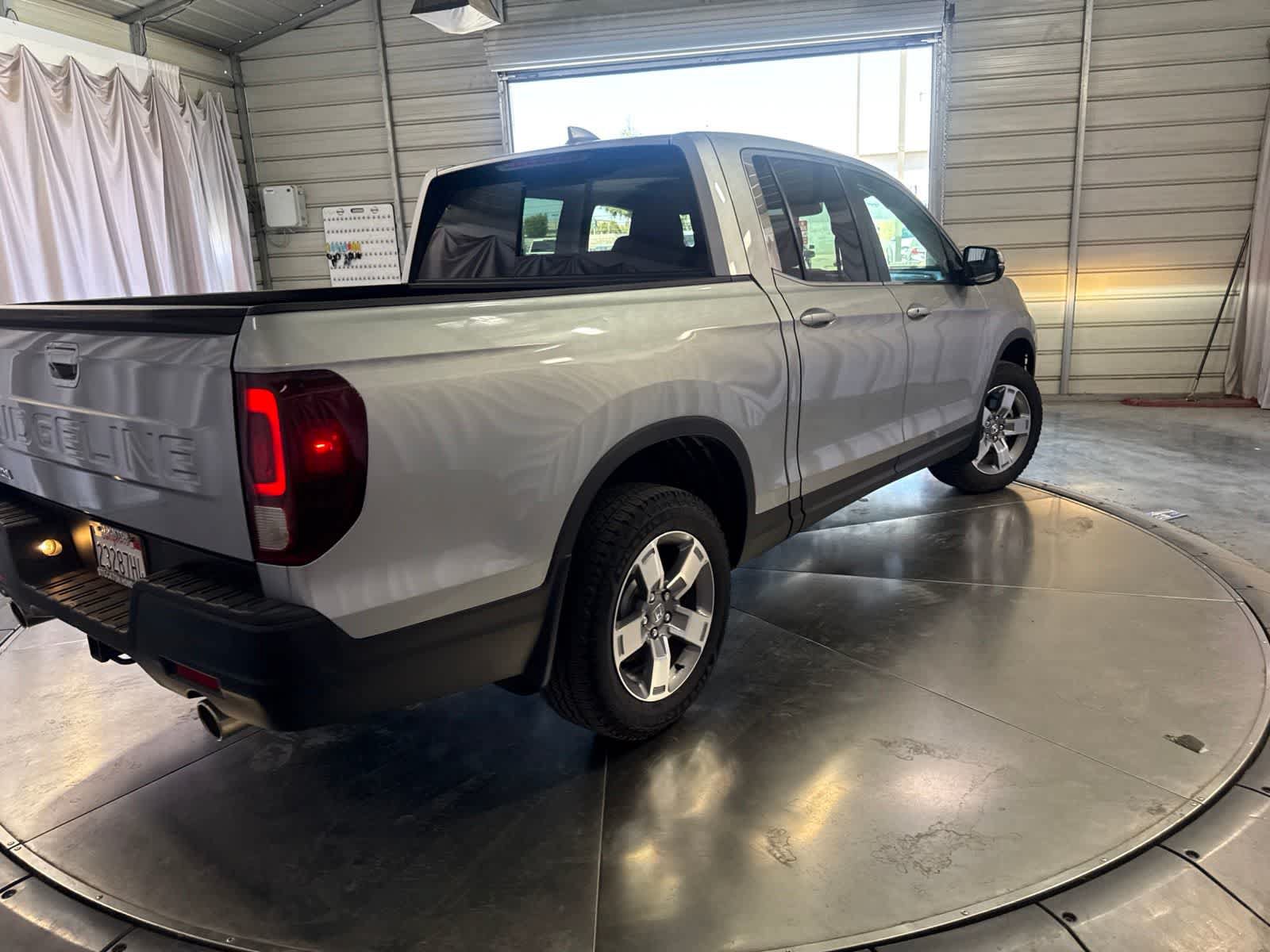 Used 2025 Honda Ridgeline RTL image 4