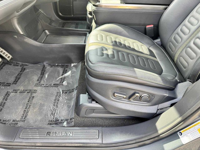 Used 2022 Rivian R1T Adventure image 22