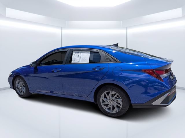 Used 2024 Hyundai Elantra SEL FWD image 5