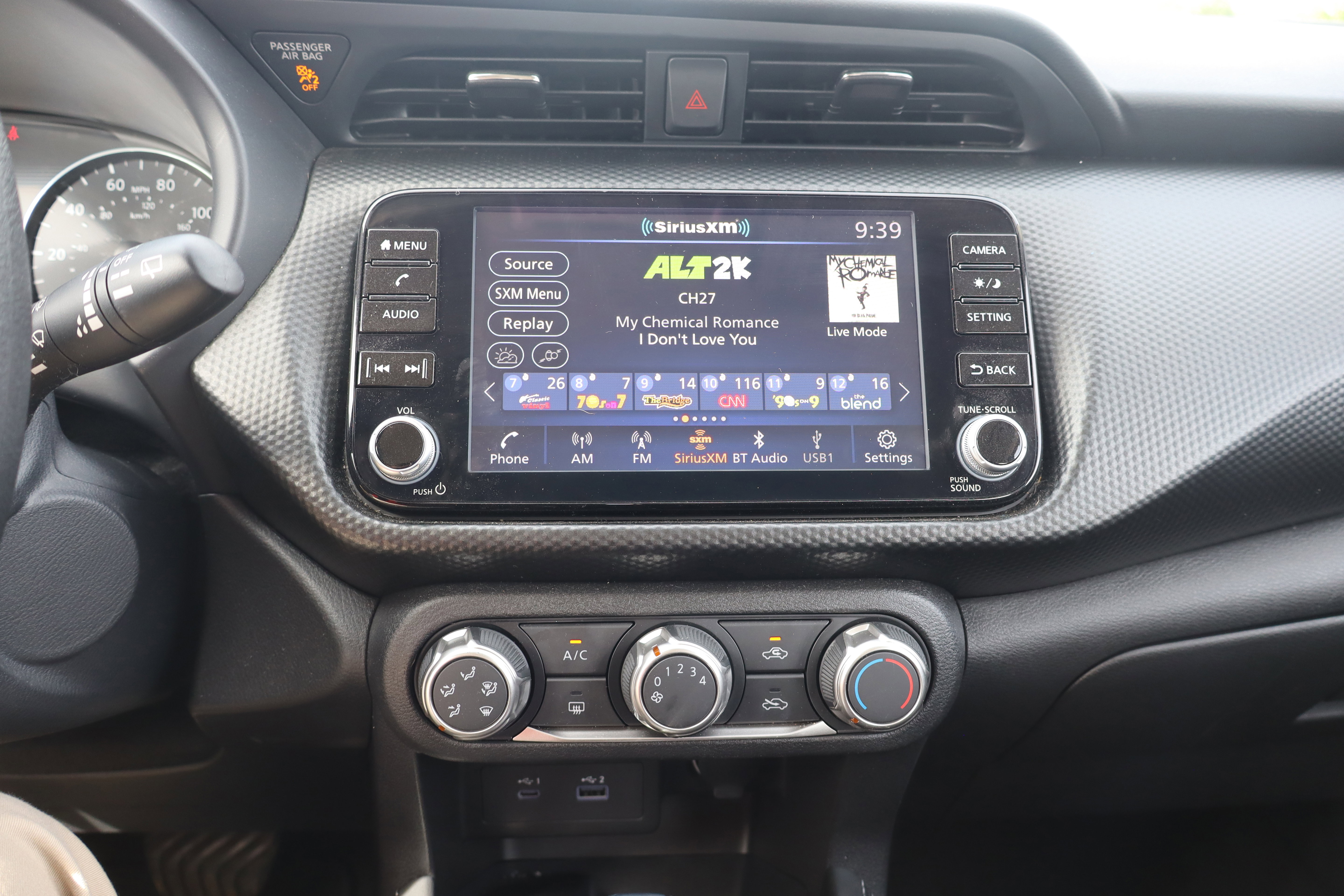 Used 2023 Nissan Kicks SV w/ Interior Electronics Package FWD image 18