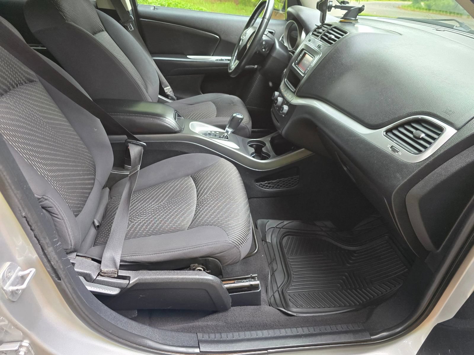 Used 2013 Dodge Journey SXT w/ Flexible Seating Group FWD image 12