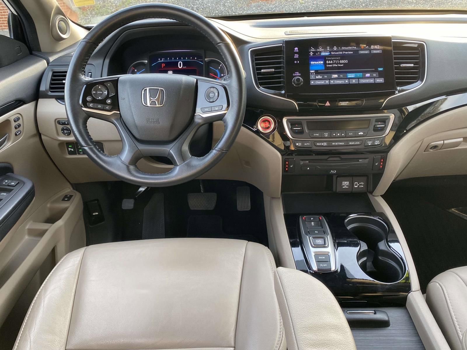 Used 2022 Honda Pilot Touring image 10