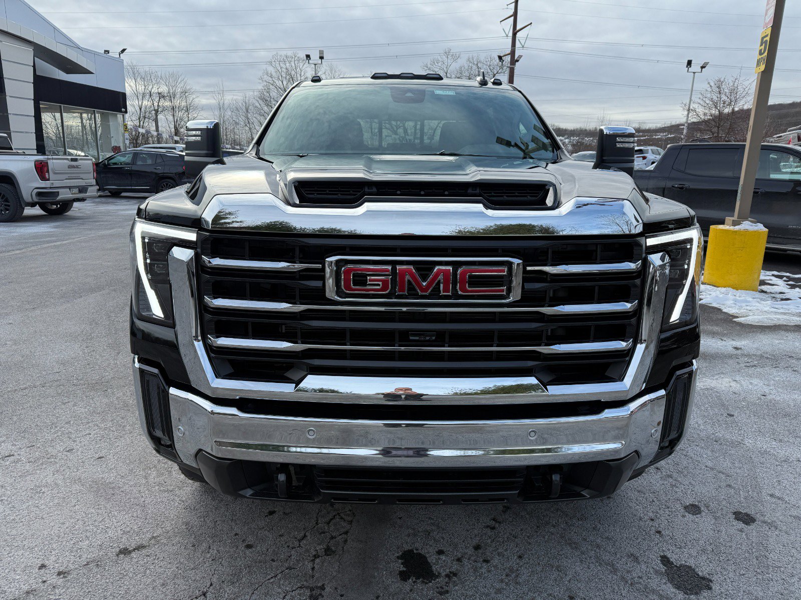 New 2026 GMC Sierra 2500 SLT w/ SLT Convenience Package image 8