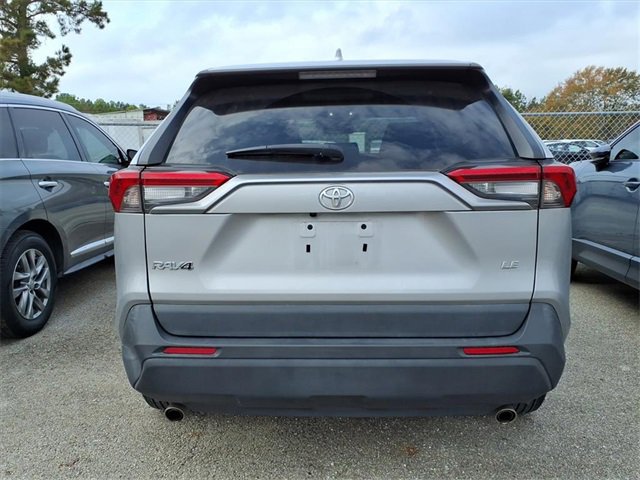 Used 2022 Toyota RAV4 LE image 8