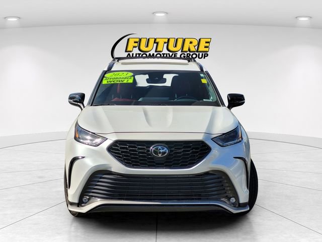 Used 2023 Toyota Highlander XSE image 4