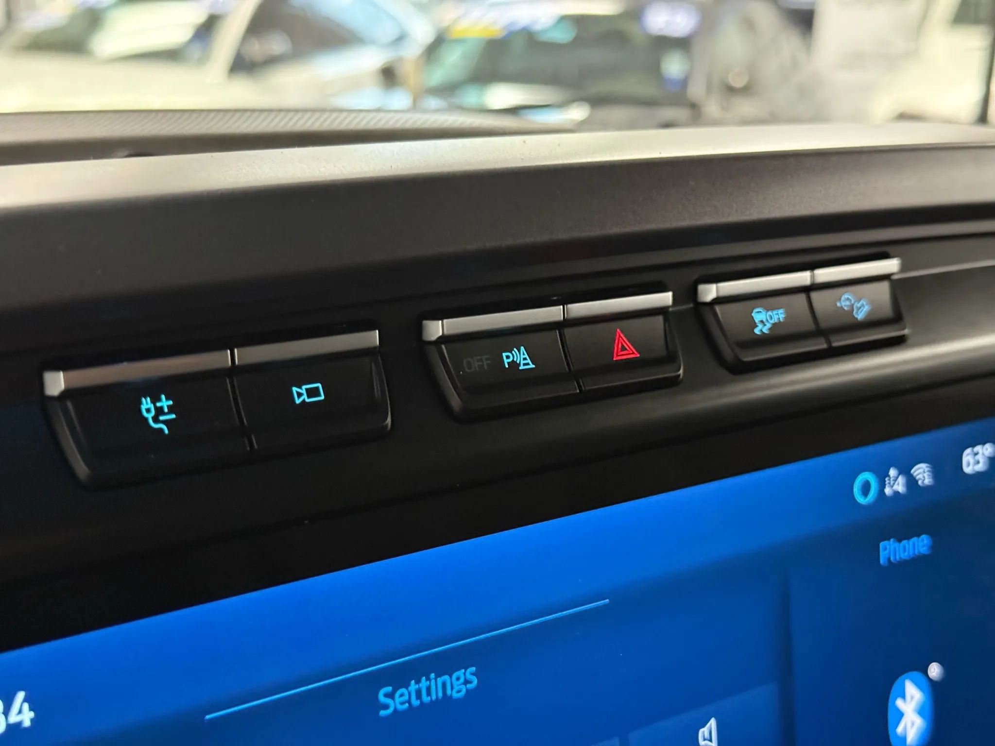 Used 2021 Ford F150 Lariat w/ Trailer Tow Package image 24