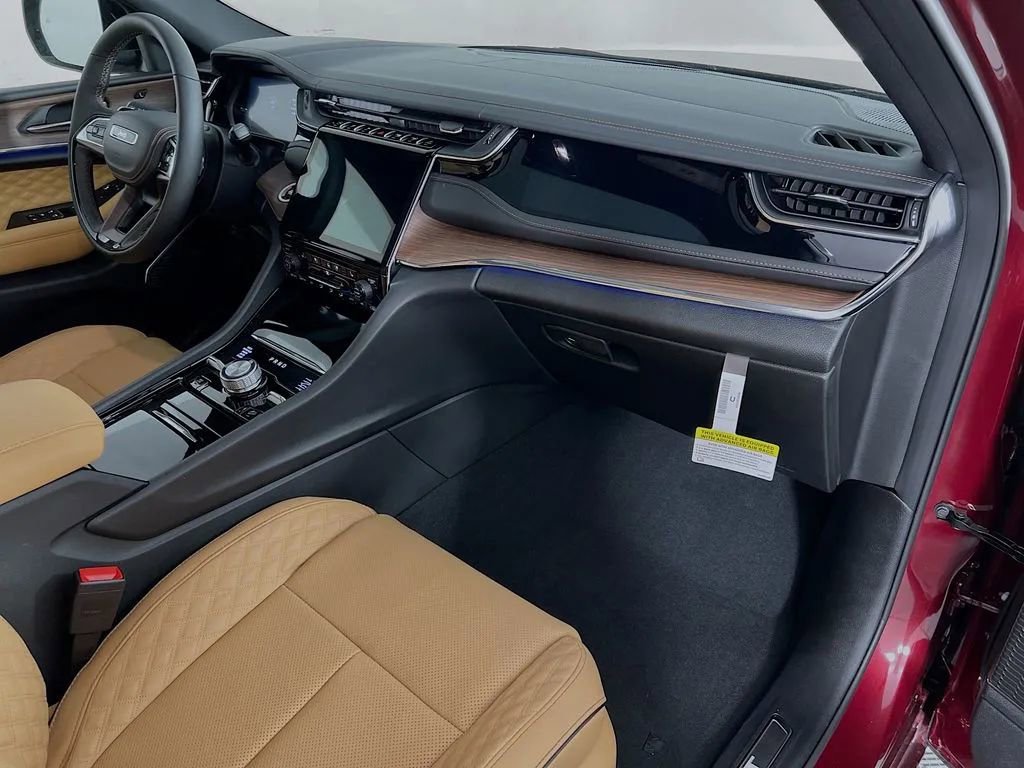New 2025 Jeep Grand Cherokee Summit w/ Adv Protech Group IV image 30