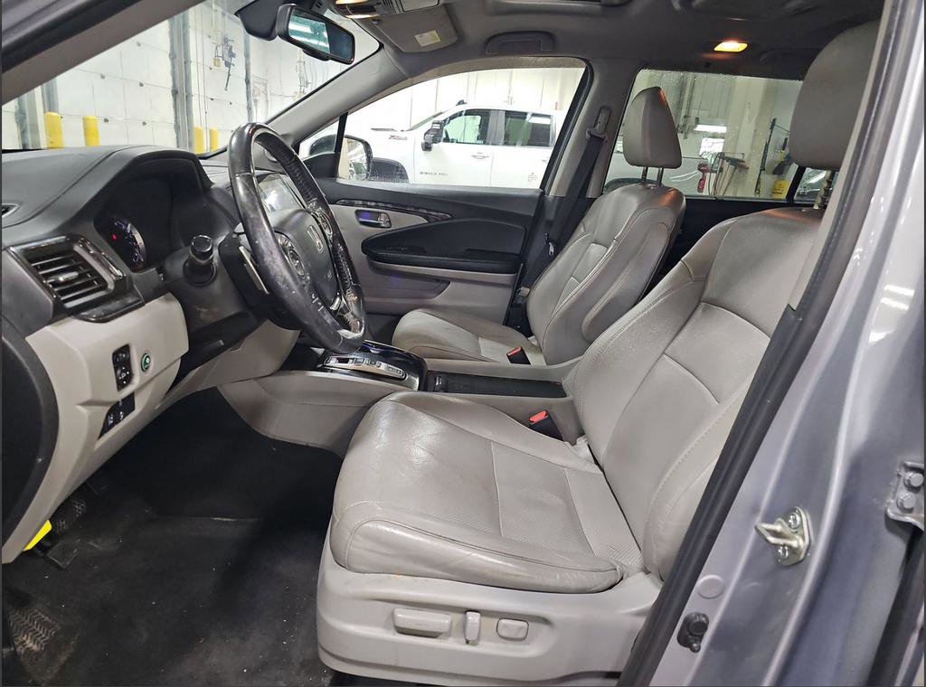 Used 2017 Honda Pilot Elite image 11