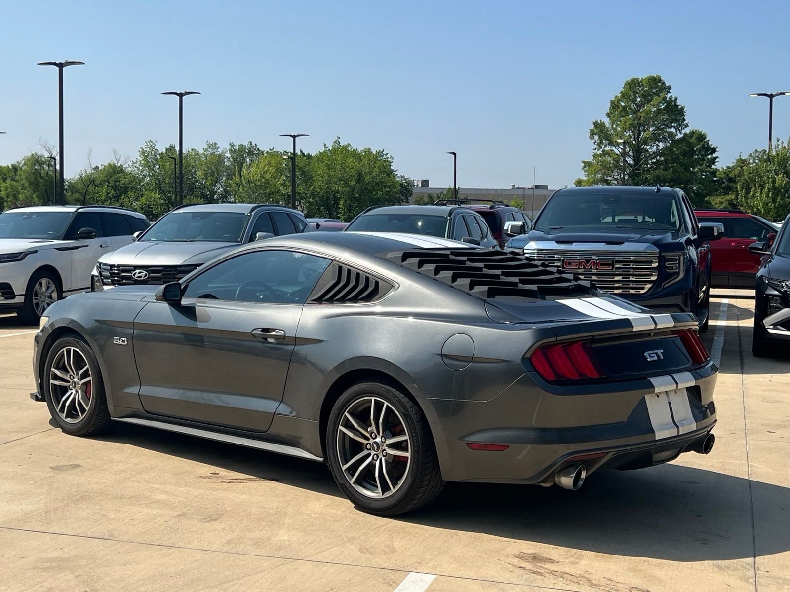 Used 2015 Ford Mustang GT RWD image 9