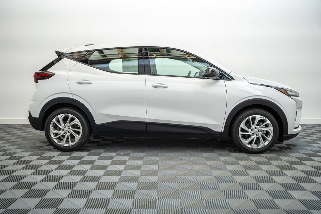 New 2027 Chevrolet Bolt LT w/ LPO, All-Weather Package FWD image 4