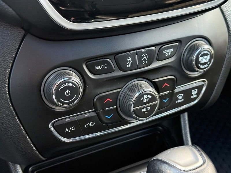 Used 2021 Jeep Cherokee High Altitude image 28