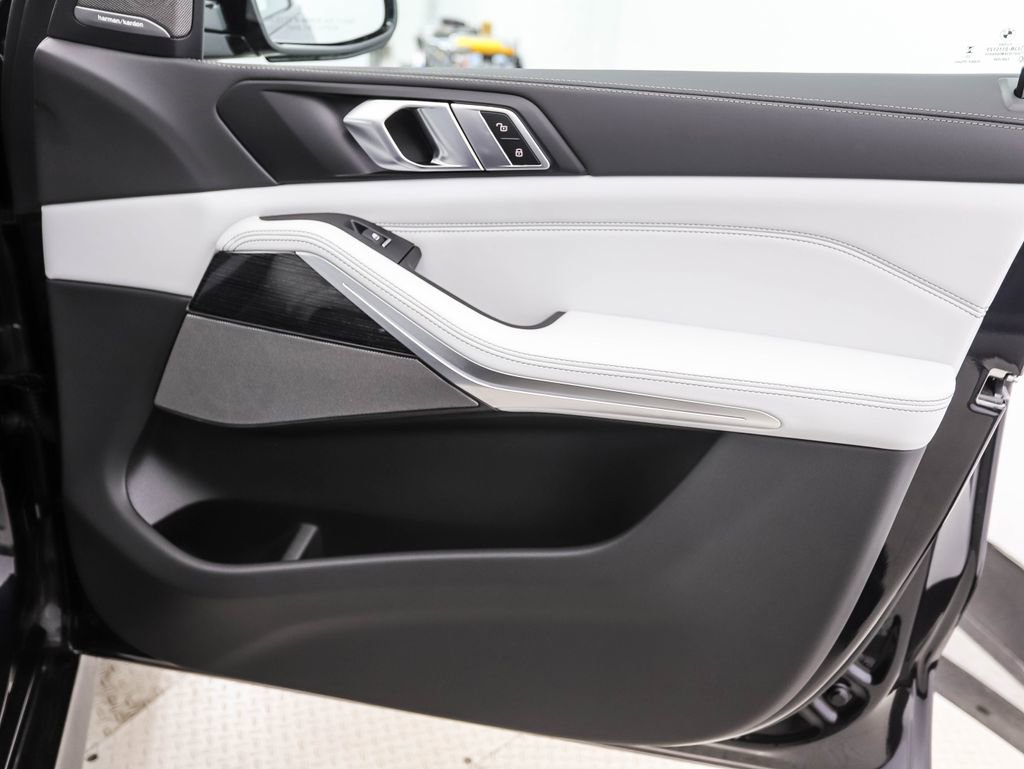 New 2026 BMW X5 xDrive40i w/ M Sport Package image 30