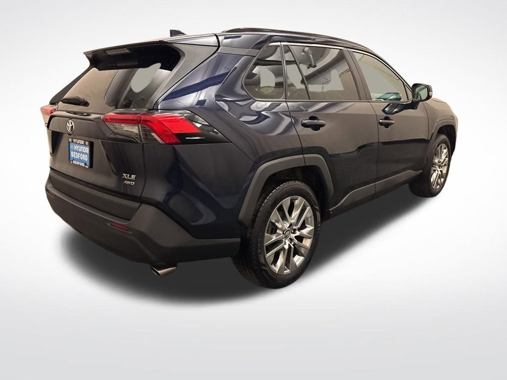 Used 2020 Toyota RAV4 XLE Premium image 5