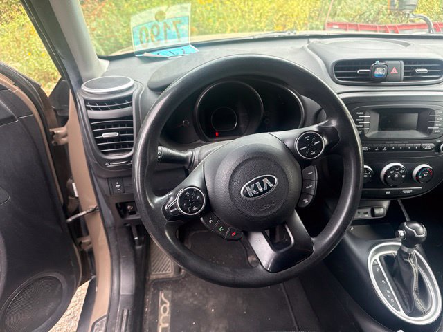 Used 2014 Kia Soul + FWD image 11