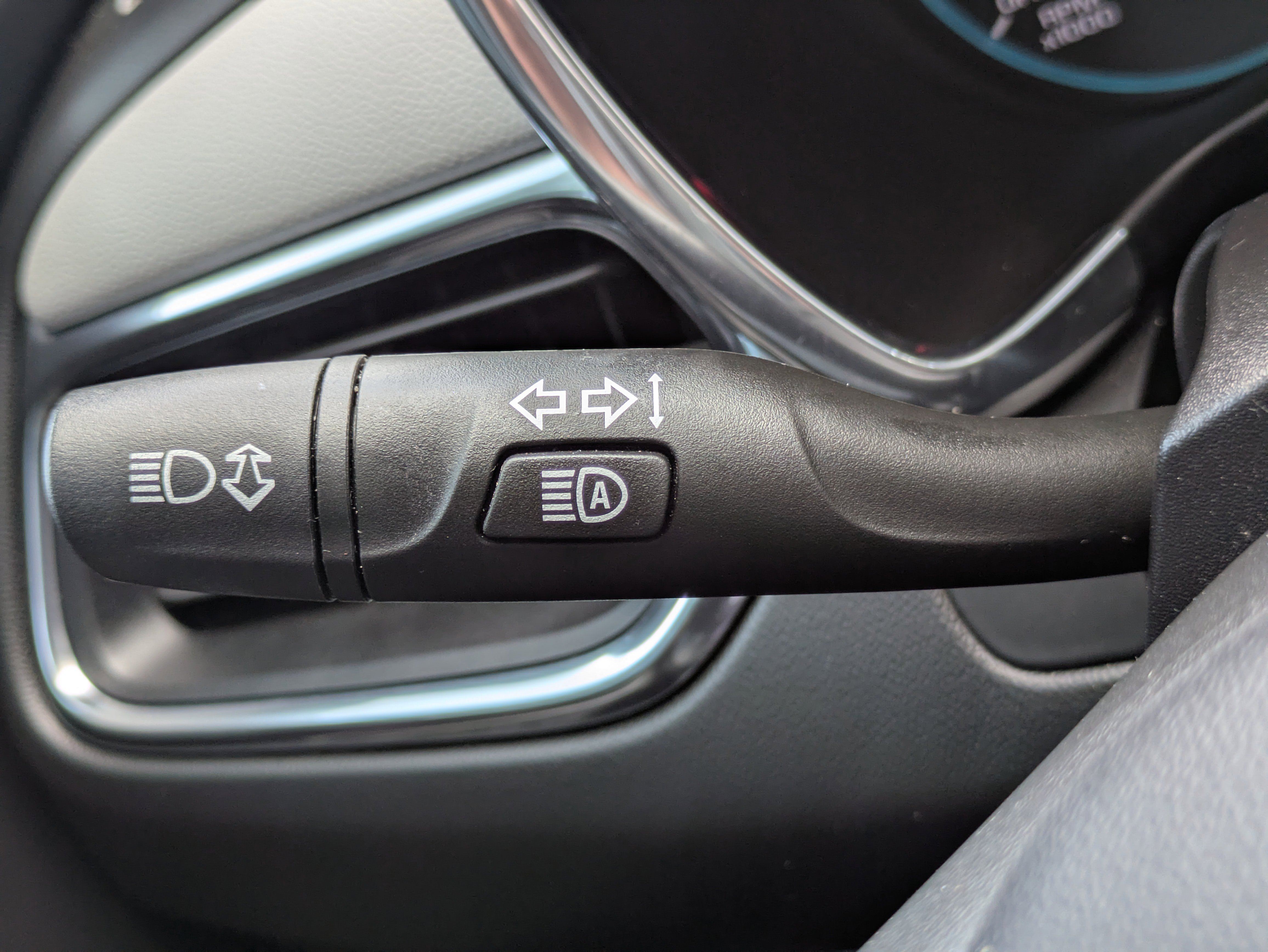 Used 2021 Chevrolet Equinox LS FWD image 18